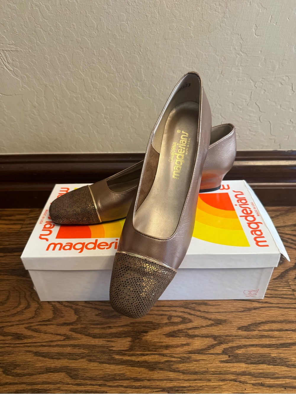 Magdesians Women's Metallic Bronze Gold Low Heel Pumps 9.5 Vintage
